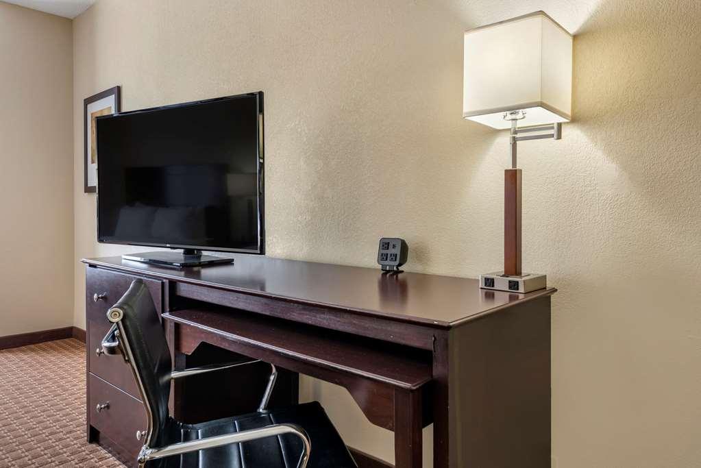 Comfort Suites Marion Room photo