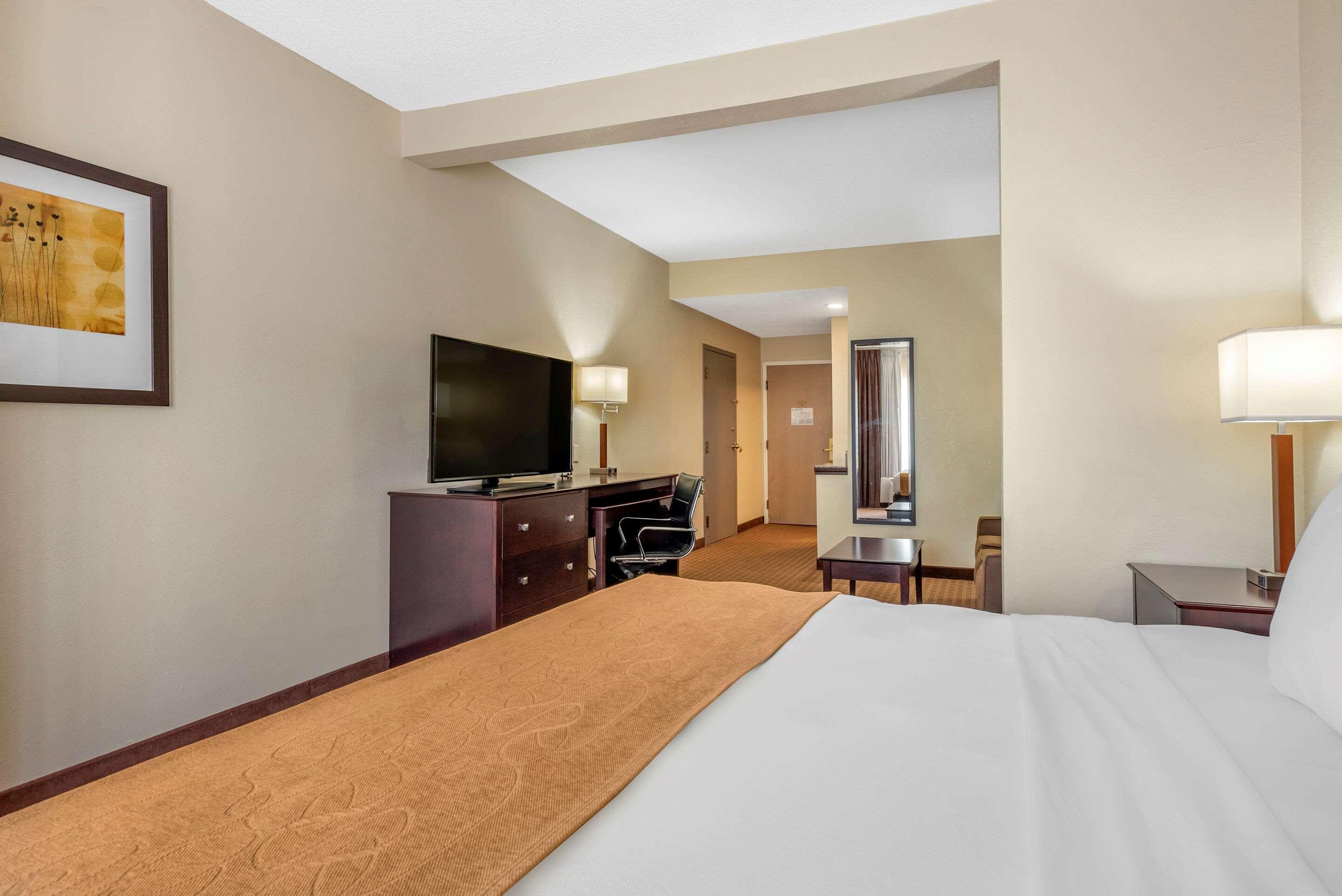 Comfort Suites Marion Exterior photo