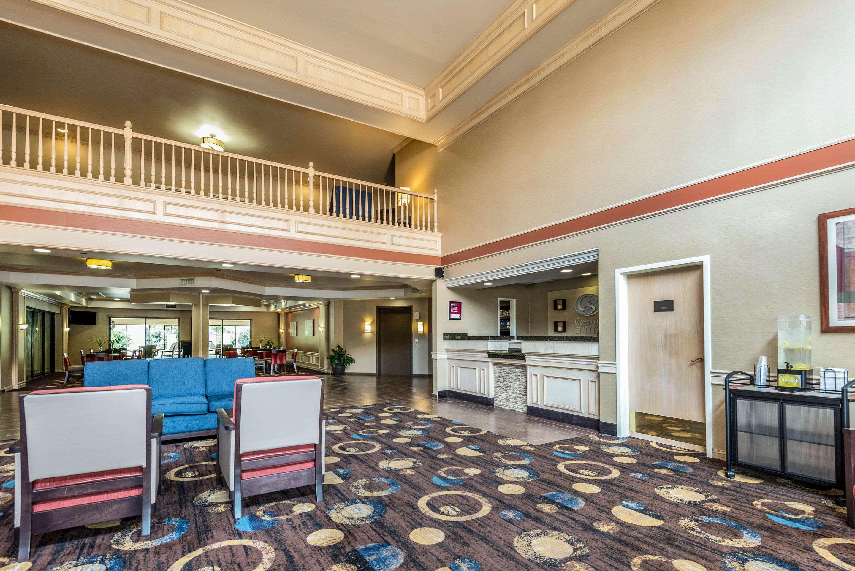 Comfort Suites Marion Exterior photo