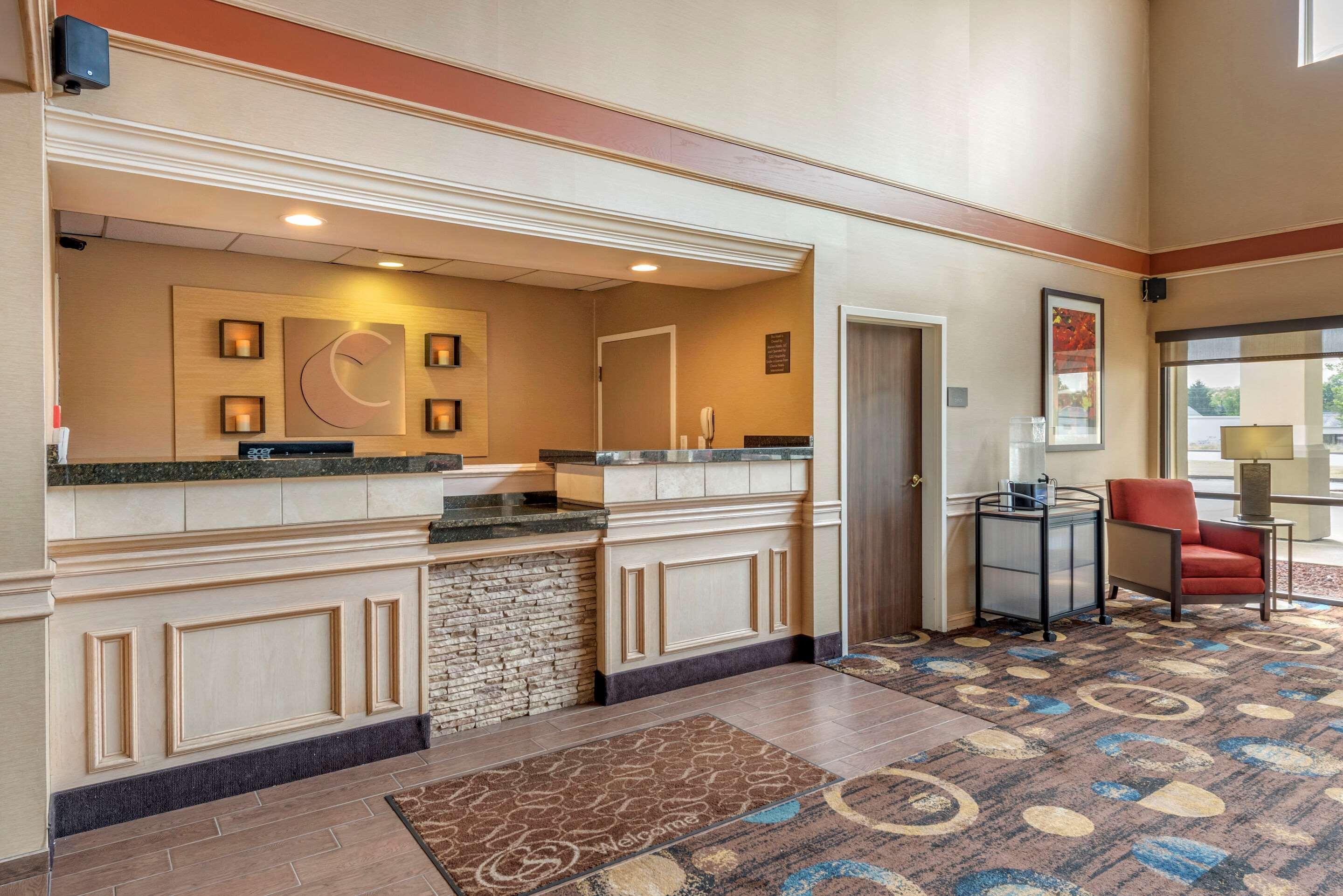 Comfort Suites Marion Exterior photo